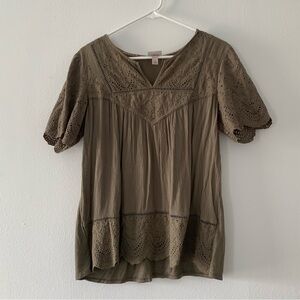Knox Rose Olive Green Lace Flowy Top (Size Medium)